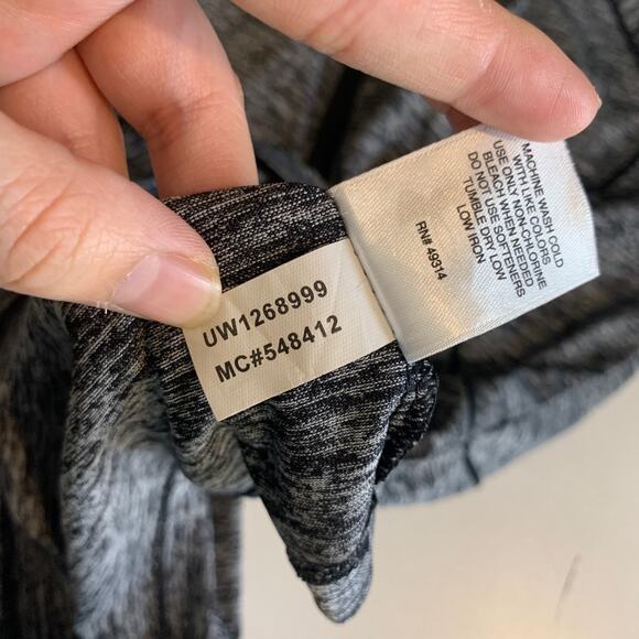 Under Armour Top Women M Medium Grey Semi Fitted HeatGear Reflective Long Sleeve - Picture 12 of 14